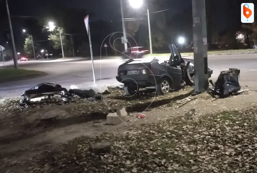«Девятку» разорвало на части в жёстком ДТП